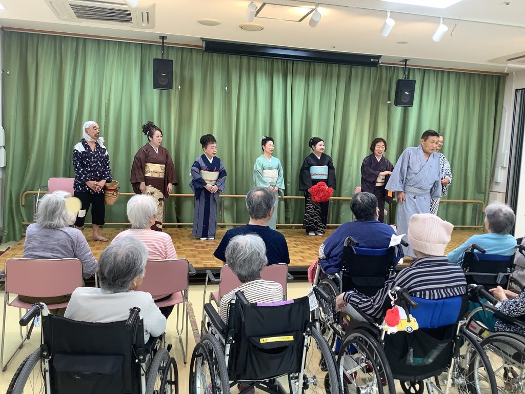 伊勢原ホーム 松の会さんが来て下さいました